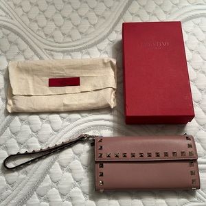 Valentino Garavani Rockstud Flap Continental Wallet w/ Wristlet Strap Brand New